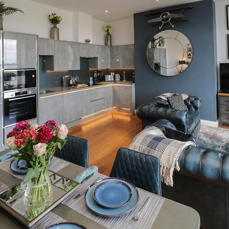 Sapphire Seas Whitby Apartment ภายนอก รูปภาพ