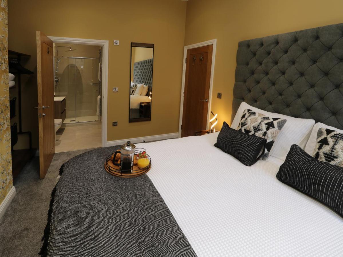 Sapphire Seas Whitby Apartment ภายนอก รูปภาพ