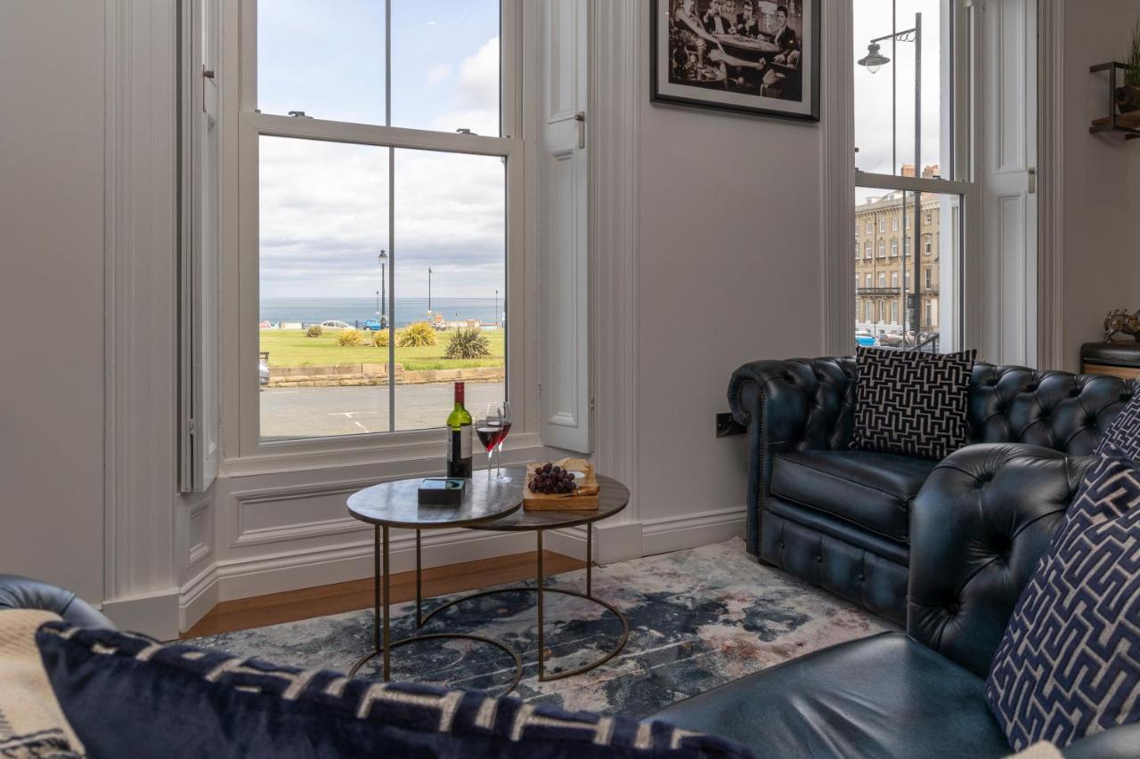 Sapphire Seas Whitby Apartment ภายนอก รูปภาพ