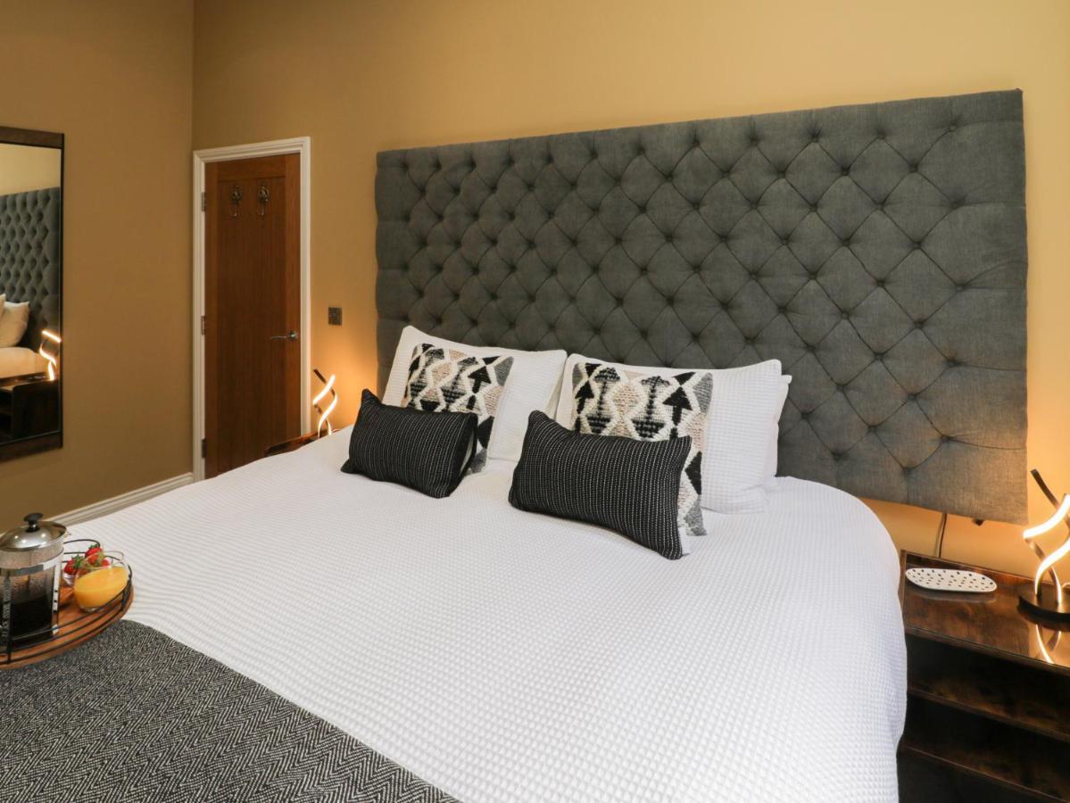 Sapphire Seas Whitby Apartment ภายนอก รูปภาพ