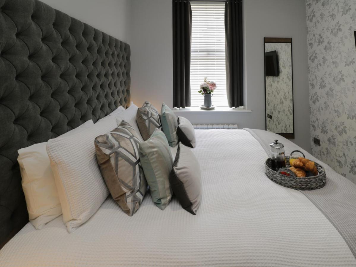 Sapphire Seas Whitby Apartment ภายนอก รูปภาพ